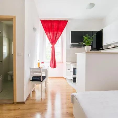 Eden Old Town - Studio Apartman *